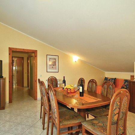 3 Bedroom Gorgeous Apartment In Пореч Екстер'єр фото