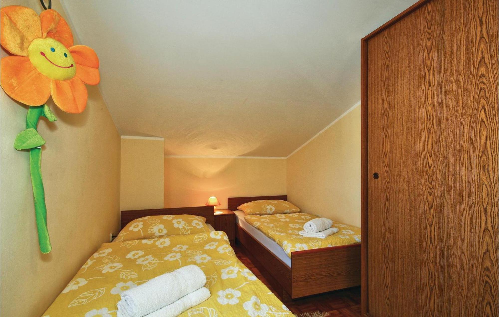 3 Bedroom Gorgeous Apartment In Пореч Екстер'єр фото