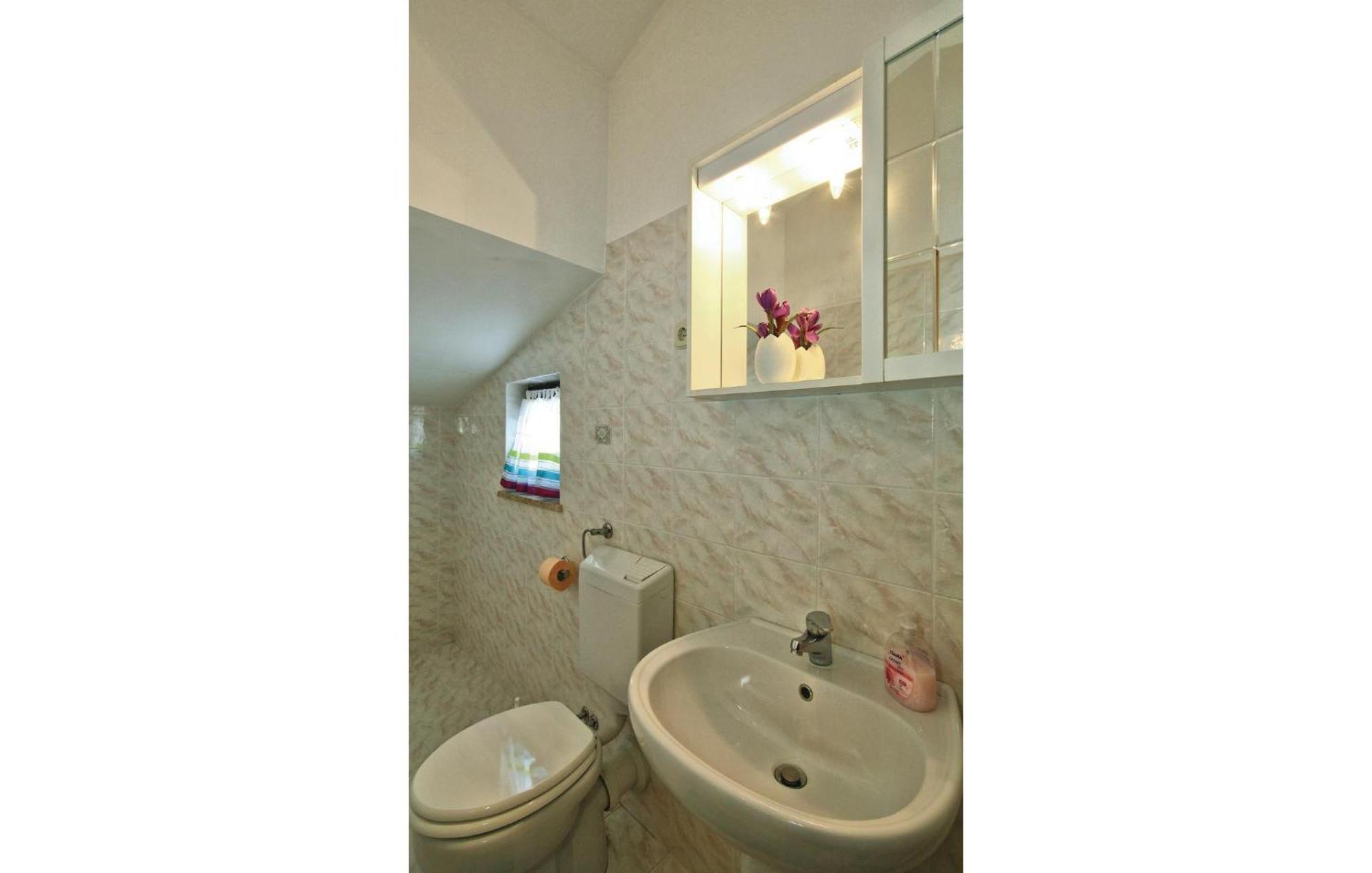 3 Bedroom Gorgeous Apartment In Пореч Екстер'єр фото
