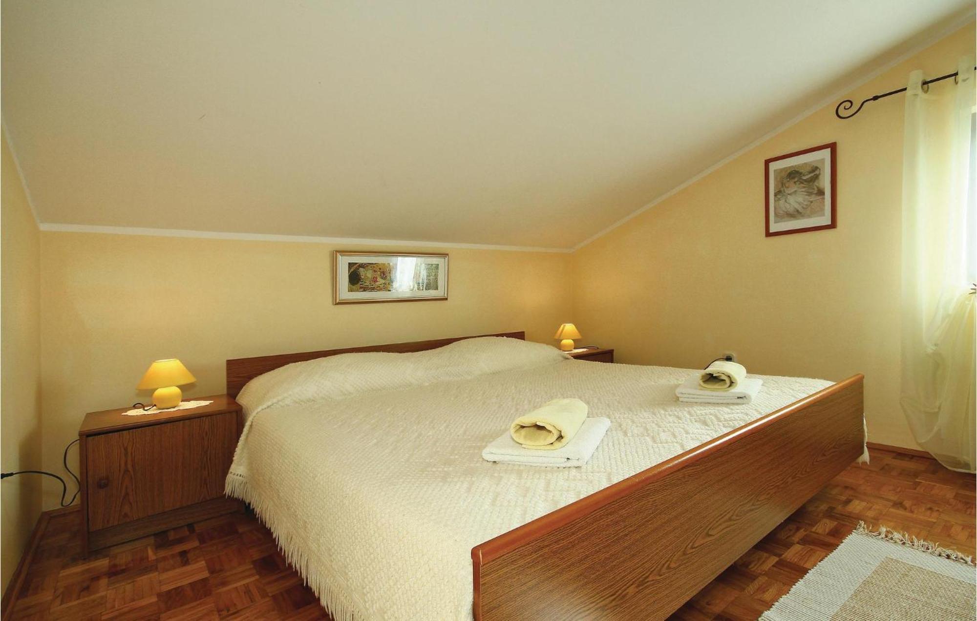 3 Bedroom Gorgeous Apartment In Пореч Екстер'єр фото